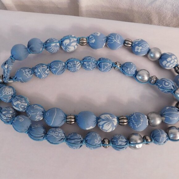 Ladies Coldwater Creek Blue & White Bandana Print Necklace - Picture 5 of 5